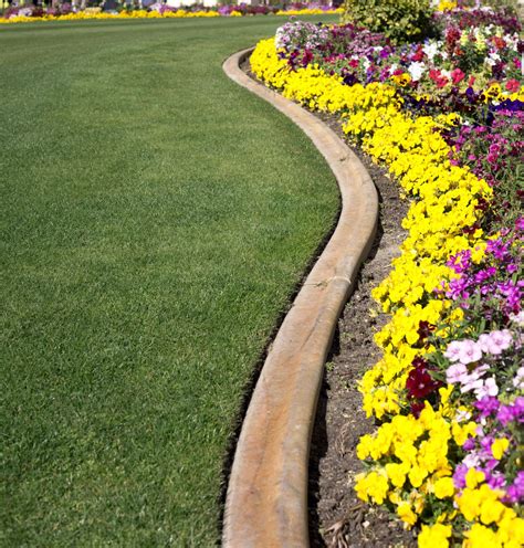 10 Edging Ideas for Flower Beds, Gardens and Landscaping | Angie's List