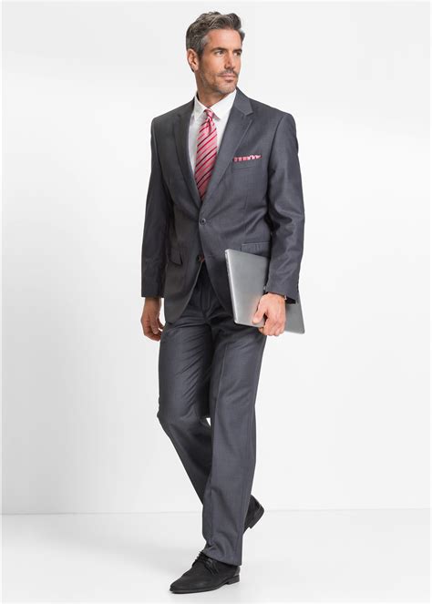 MALE MODELS IN SUITS: TREY GRILEY FOR MACY'S