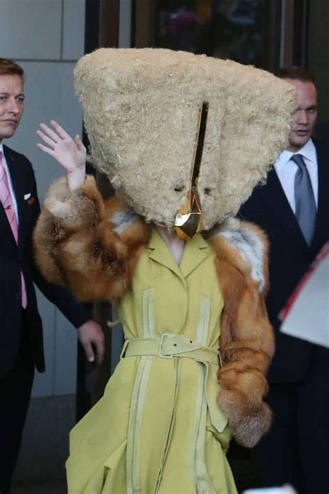 Top Ten Craziest Lady Gaga Outfits - Page 3 of 5