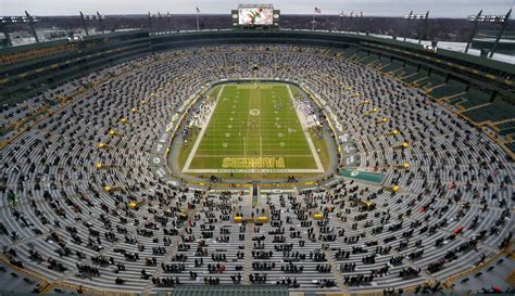 Packers fans happy to bring the energy to Lambeau Field