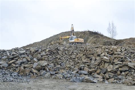 Excavator in an Open Pit Mine Stock Photo - Image of earth, bulldozer ...