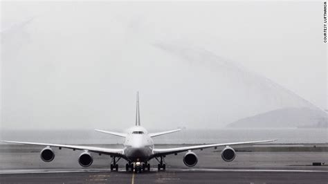 Why was the A380 built with a gull-wing design? - Aviation Stack Exchange