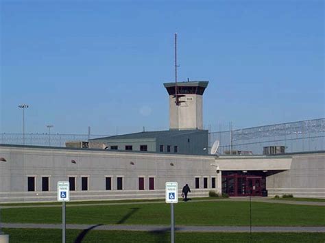 Inmate escapes from Indiana State Prison – WOWO News/Talk 92.3 FM, 1190 AM, 107.5 FM & 97.3 HD2