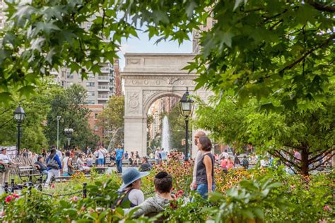 Guide to Greenwich Village, Washington Square Park: Food, Shops and More | Washington square ...