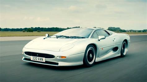 Jaguar XJ220 shoots for 200 mph in Top Gear