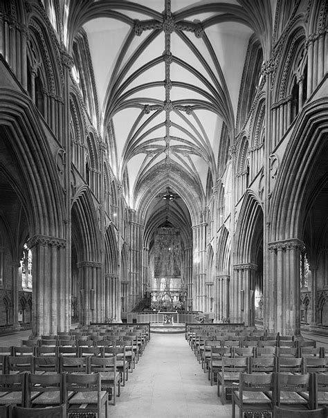 Architectural Photography by Richard Ellis ABIPP | Lichfield Cathedral