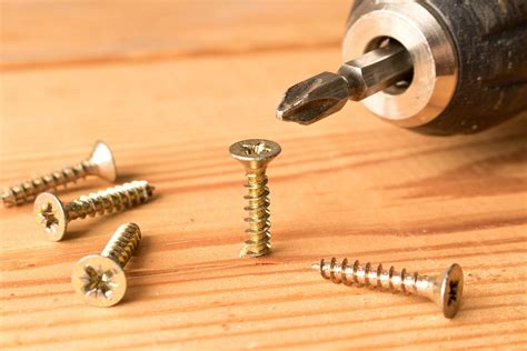 Wood Framing 101: How to Pick the Right Screws and Nails