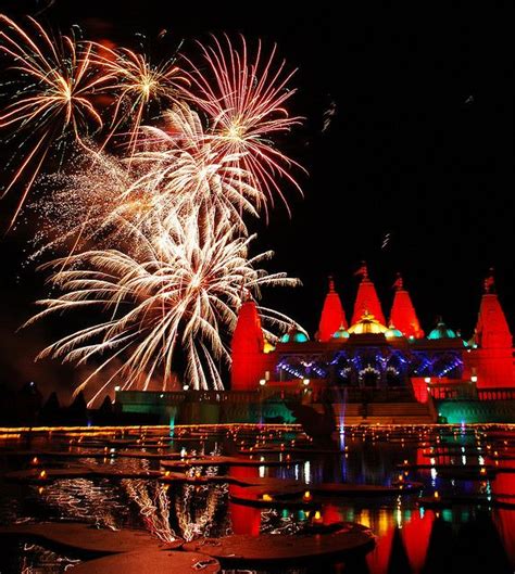 Diwali Fireworks and the Mandir | Fuegos artificiales, Fuego, Arte