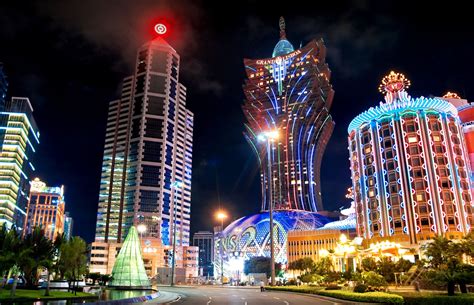 Nightlife in Macau: Best Bars, Clubs, & More