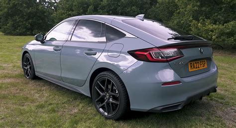 Car Reviewer Smitten by 2023 Honda Civic e:HEV Thinks It's the Perfect Family Hatchback ...