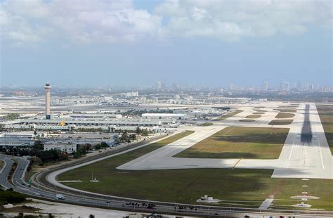 Miami-International-Airport - Miami Flight Academy