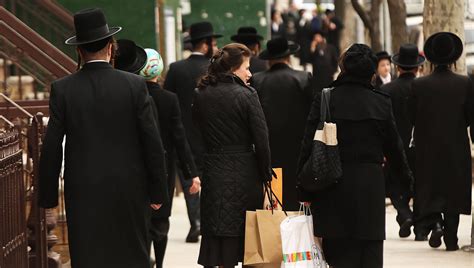 In ‘Shmutz,’ a Hasidic women seeks sexual liberty – The Forward