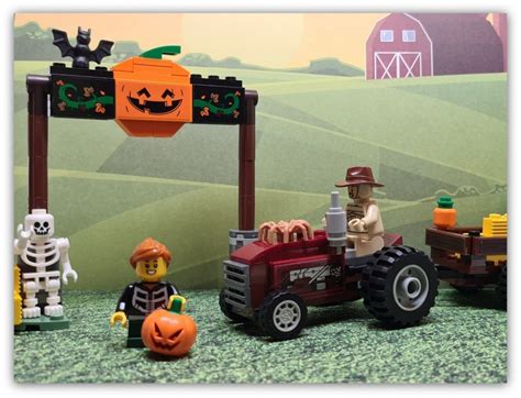 LEGO Halloween Minifigures: Let's Get Spooky!