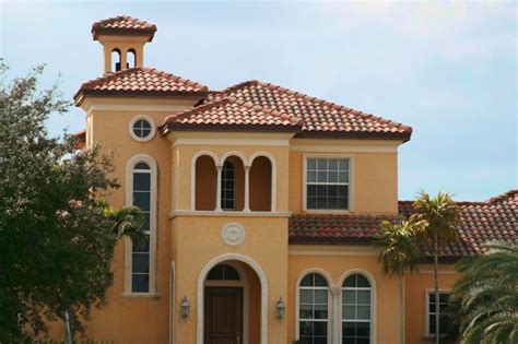 Best Roof Types for Florida and Coastal Areas: Hurricane Roofs