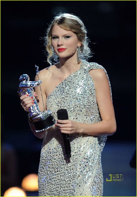 Kanye West Ruins Taylor Swift's VMAs Win: Photo 2212072 | 2009 MTV VMAs ...