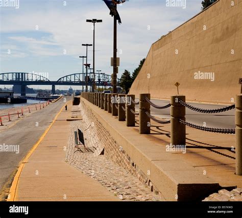 Levee mississippi river hi-res stock photography and images - Alamy