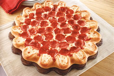 Can 'Crazy Cheesy Crust' Top Pizza Hut's Stuffed Crust? - Bloomberg