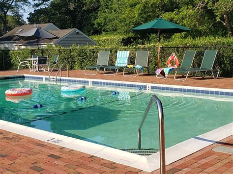 Wainscott Inn Pool Pictures & Reviews - Tripadvisor