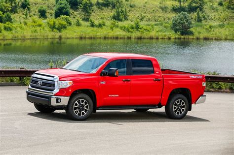 2017 Toyota Tundra CrewMax Cab Pricing - For Sale | Edmunds