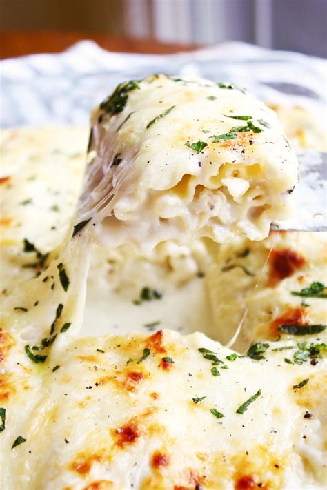 Chicken Alfredo Lasagna Rollups