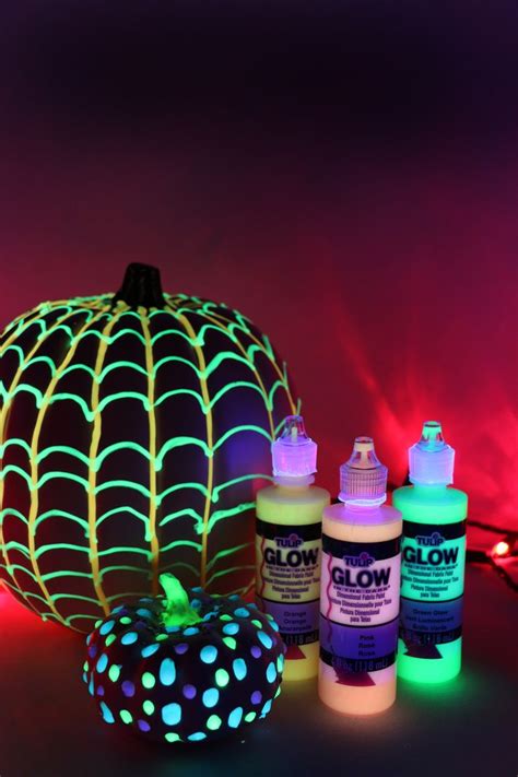 Diy Glow In The Dark Halloween Decorations