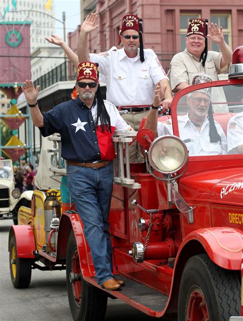 Shriners parade celebrates Galveston hospital's 50 years | Local News | The Daily News