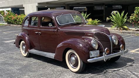 1938 Ford Deluxe Fordor Sedan VIN: 184277233 - CLASSIC.COM