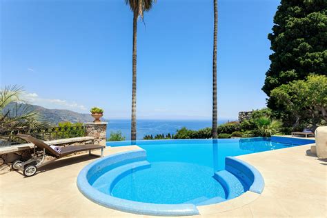 Pool Area - Luxury Hotel Taormina | 5 Star The Leading Hotels of the World