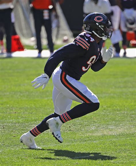 Robert Quinn flashes in Chicago Bears debut despite rotational role