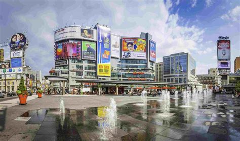 Yonge Street Toronto Shopping