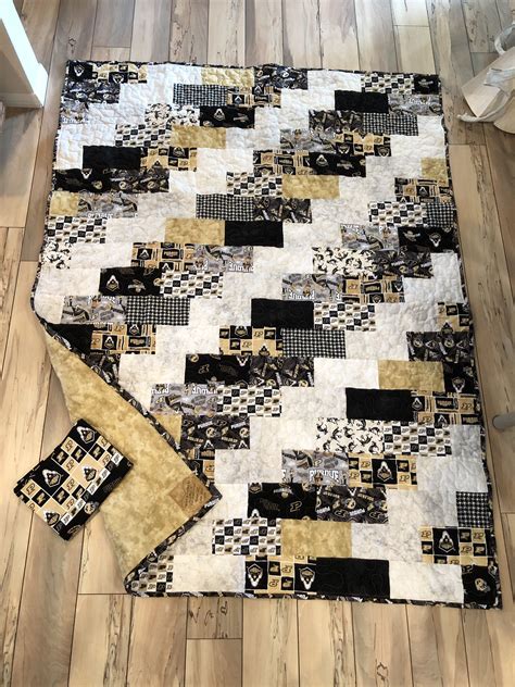 Purdue Brick Quilt with Scribble E2E Quilting Pattern