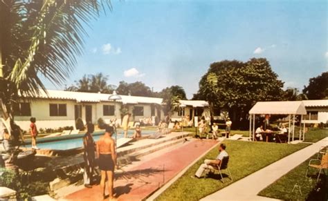 Vintage Motel Blues – Old Coconut Grove Houses