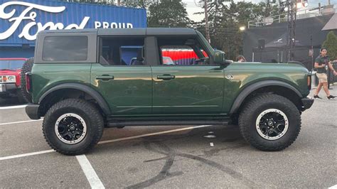 Ford Bronco Offers Heritage-Inspired Eruption Green Paint For 2022