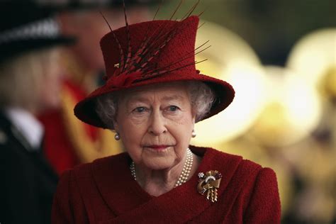 Queen Elizabeth II longest reign: British monarch's most iconic hats in ...