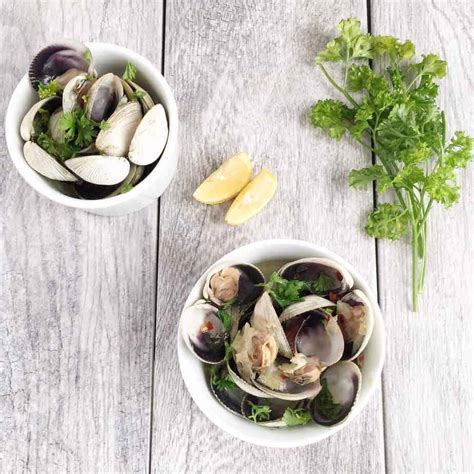 Steamed Clams with White Wine | Posh Journal