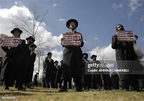 Neturei Karta Jewish Photos and Premium High Res Pictures - Getty Images