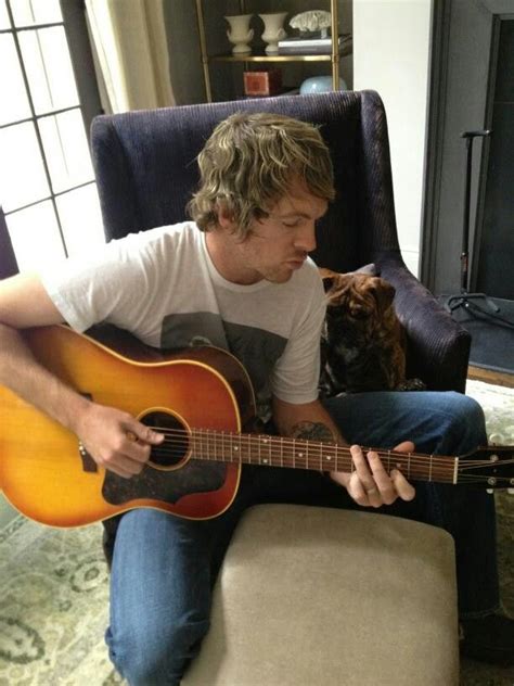 Joe Don Rooney of Rascal Flatts with his dog Pippa. | Country music ...