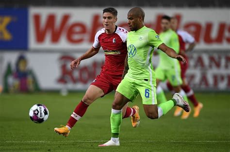 Vfl Wolfsburg Players : Vfl Wolfsburg Team Celebrates The Victory On ...