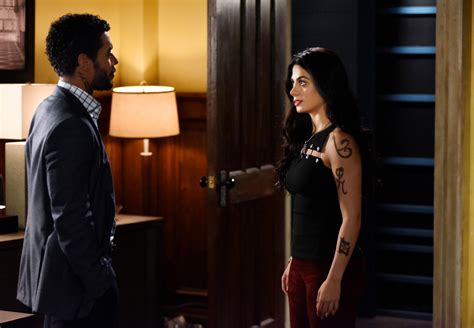 Shadowhunters: Bild Emeraude Toubia, Nick Sagar - 182 von 243 - FILMSTARTS.de