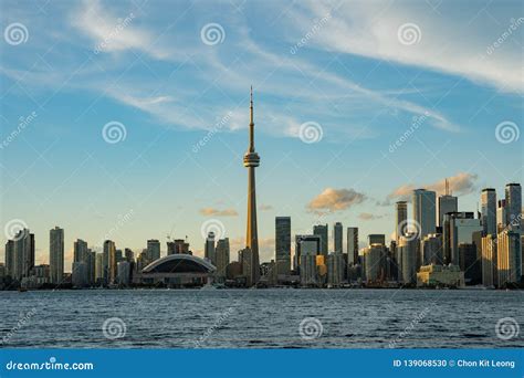 Sunset Skyline of the Toronto City Skyline with CN Tower Editorial Image - Image of building ...