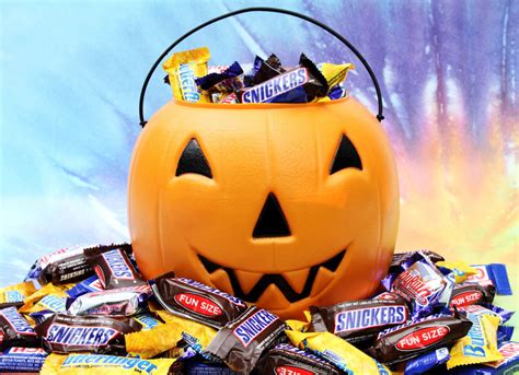 The Most Popular Halloween Candy When You Were A Kid