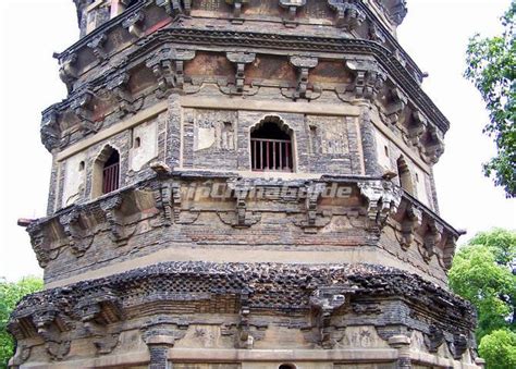 Tiger Hill Pagoda Jiangsu - Suzhou Tiger Hill Photos, Pictures of Tiger Hill Park, Suzhou, Jiangsu