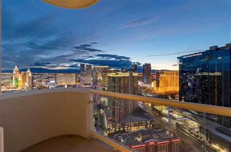 Balcony Full Strip View Suite MGM Signature FREE VALET, Las Vegas ...