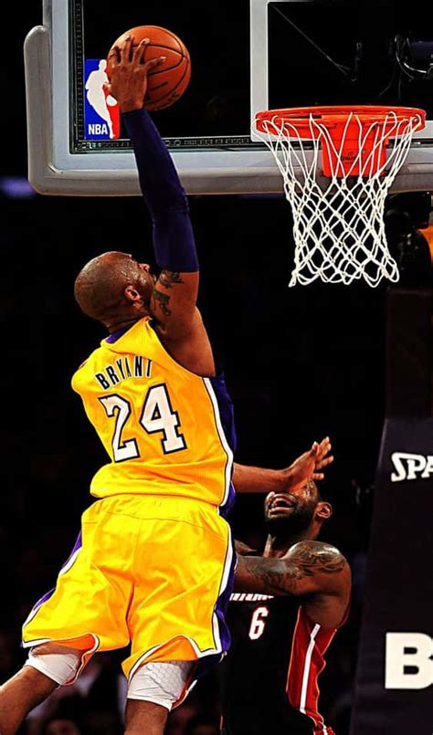 [100+] Kobe Dunking Wallpapers | Wallpapers.com