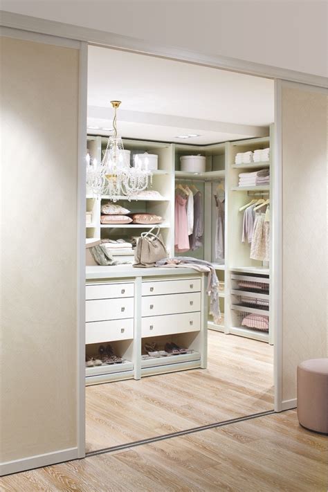 Walk In Closet Design Ideas