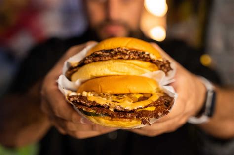 Smash burger sensation Burger Bodega opens first Houston restaurant next week