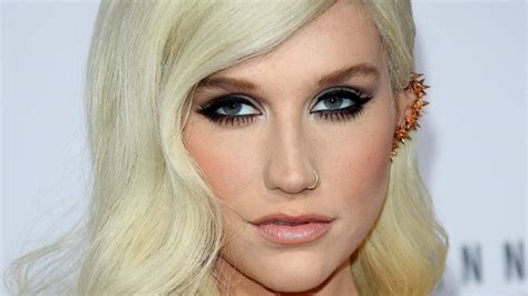 Here's What Kesha Looks Like In Real Life Vs. Instagram