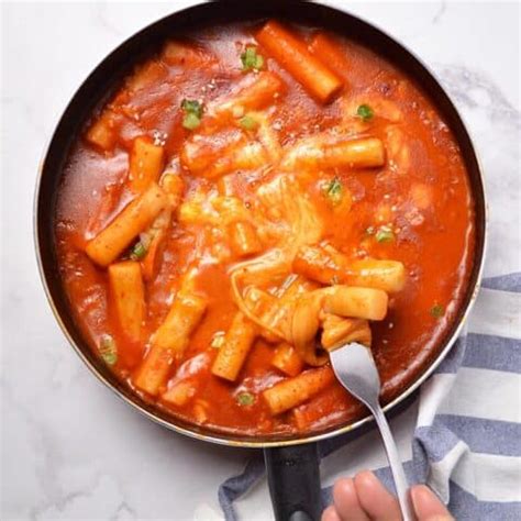 Cheese Tteokbokki - Jaja Bakes - jajabakes.com