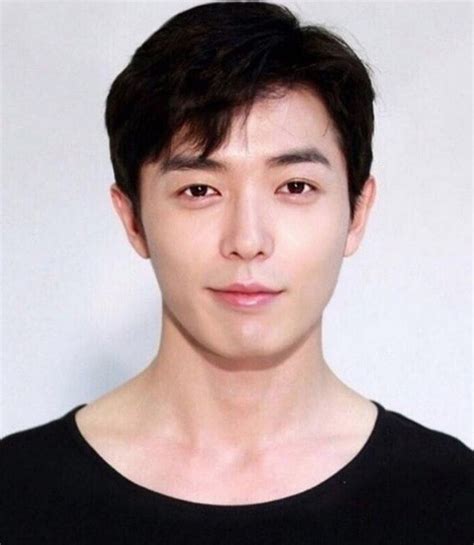 Actor Kim Jae Wook's Official ID Photo Resurfaced Online and Now It's Going Viral - Koreaboo