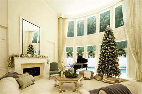 Step Inside Gospel Legend CeCe Winans’s Glittering Holiday-Ready Home ...